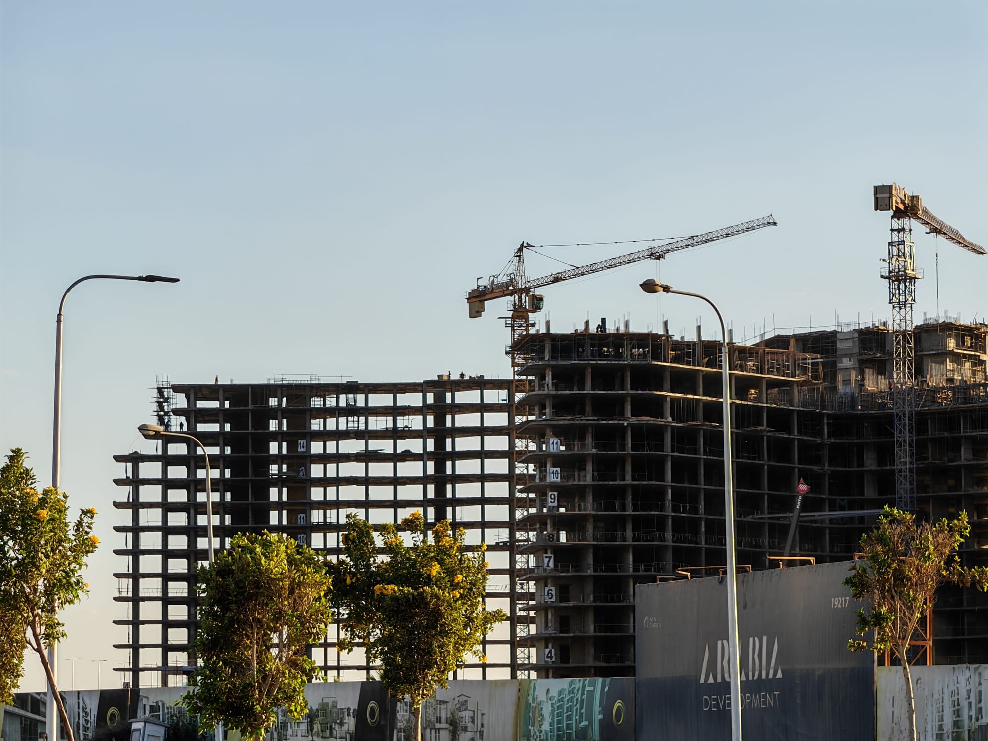 Dubai’s Q2 Paradox: Record Handovers Meet the Sharpest Launch Slowdown in Years