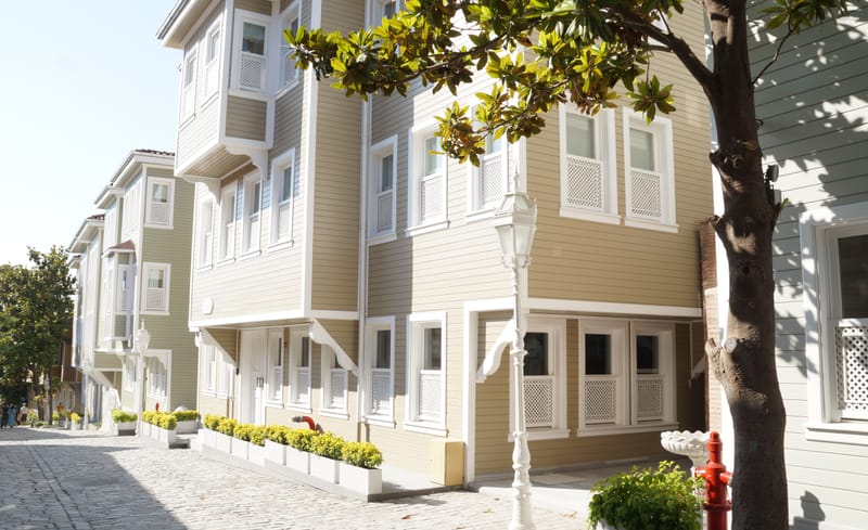 Hayat 1 Tops Dubai Villa Sales: 72 Deals, AED 364M — The Community Data Behind the Numbers